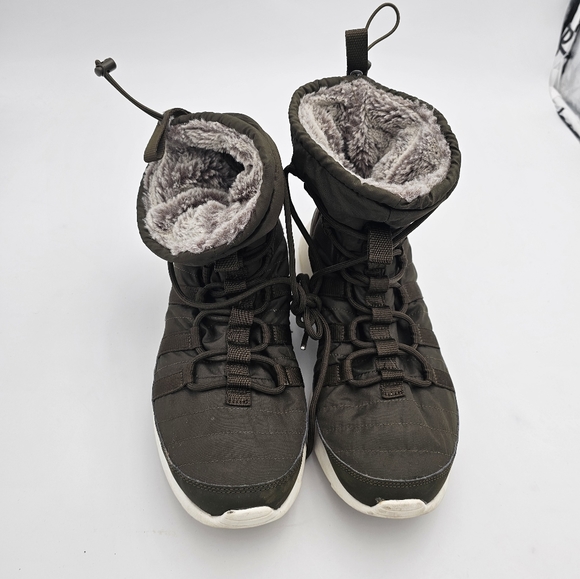 Nike Women's Roshe Run High SneakerBoot Dark Loden / Sail 615968-300 (Size 12) - Picture 8 of 8